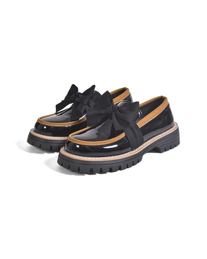 Dámské platformové lakované mokasíny s mašlí