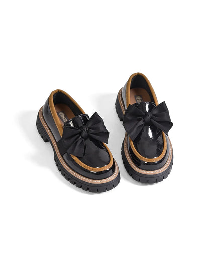 Dámské platformové lakované mokasíny s mašlí