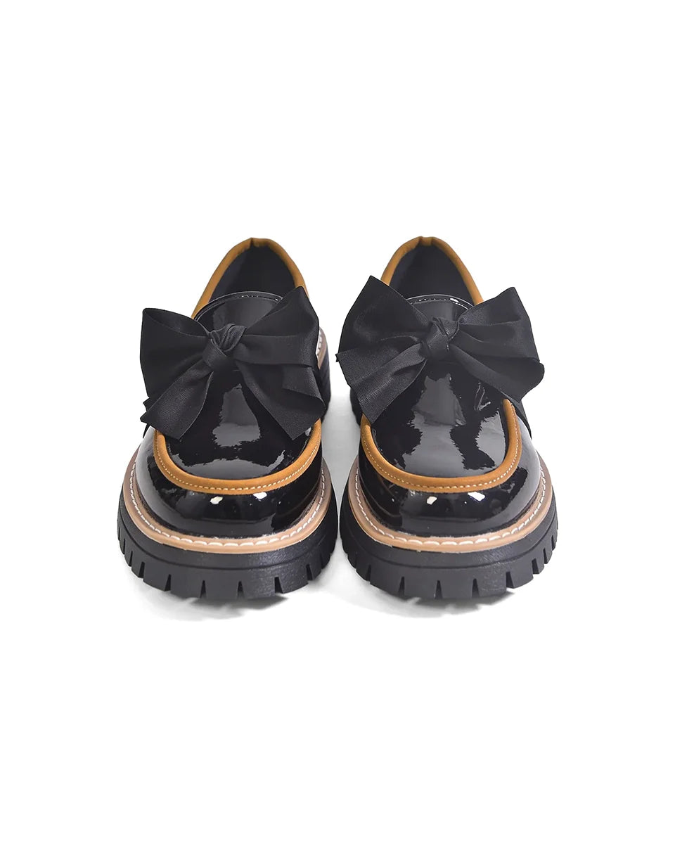 Dámské platformové lakované mokasíny s mašlí