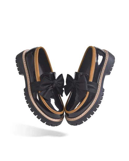 Dámské platformové lakované mokasíny s mašlí