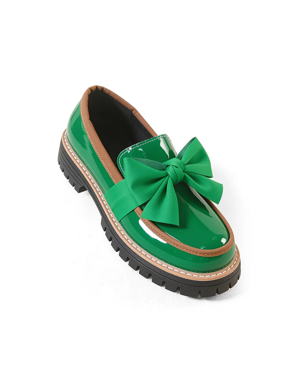 Dámské platformové lakované mokasíny s mašlí