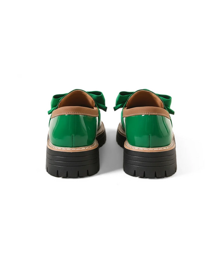 Dámské platformové lakované mokasíny s mašlí