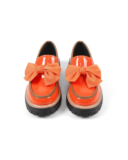 Dámské platformové lakované mokasíny s mašlí