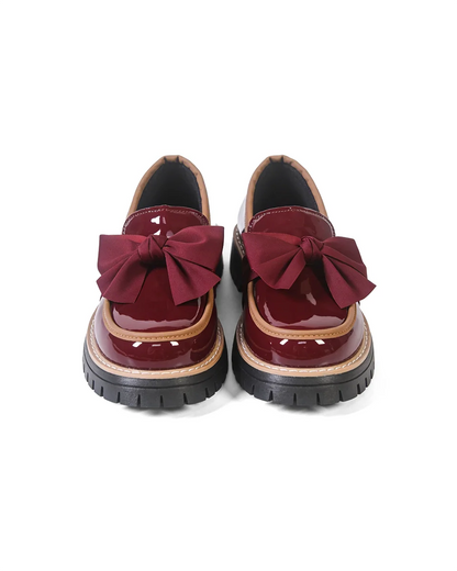 Dámské platformové lakované mokasíny s mašlí