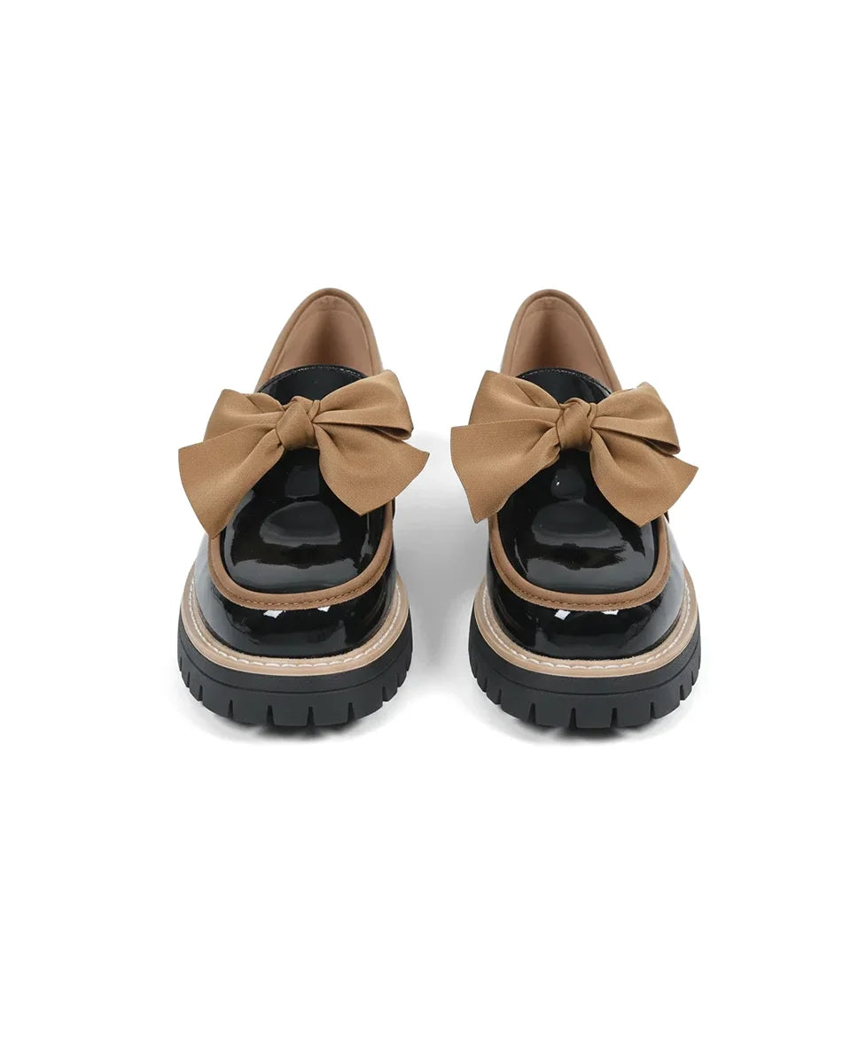 Dámské platformové lakované mokasíny s mašlí